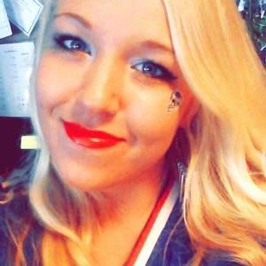 Meet your Posher, Tia